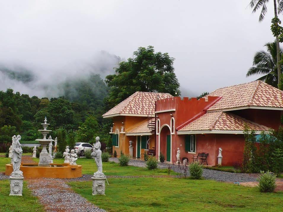 Cinque Terre Resort Thong Pha Phum Exterior foto